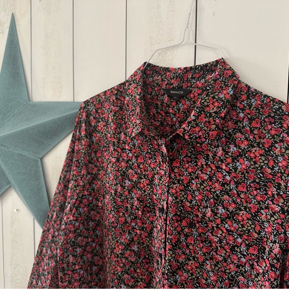 RW&CO. Tops - Floral Blouse
